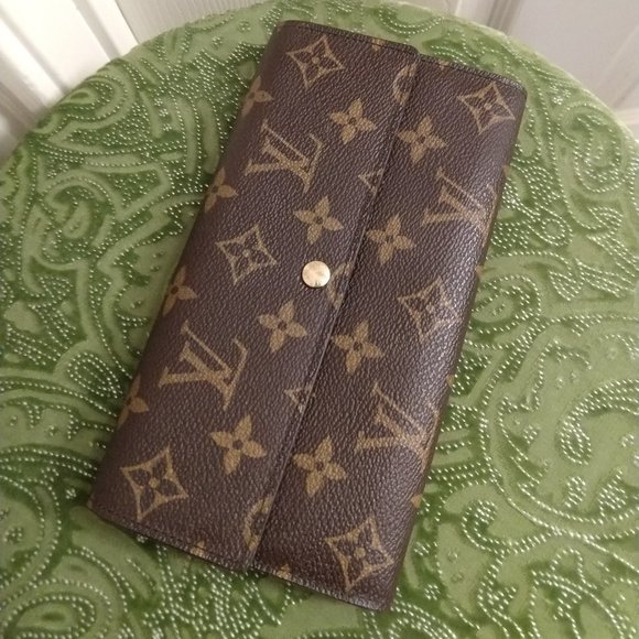 Louis Vuitton Sarah Monogram Wallet - Picture 3 of 16